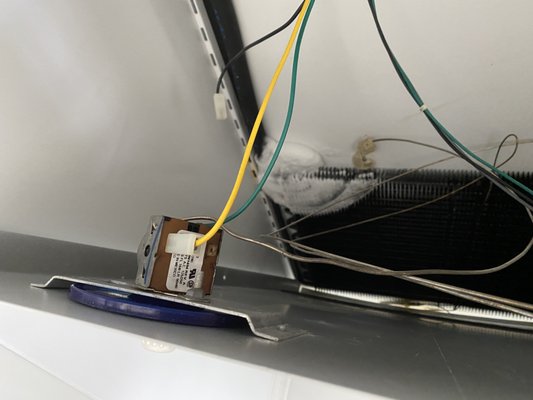 Sub zero sealed system Repair - Build it fridge with common problem in fresh food section evaporator leak.
We only using authorized Sub zero parts ! with the great warranty.
Customer is happy
fridge is cool
food is fresh