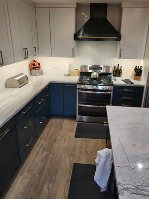 Two tone kitchen - Blue and white cabinetry Two tone kitchen - Blue and white cabinetry