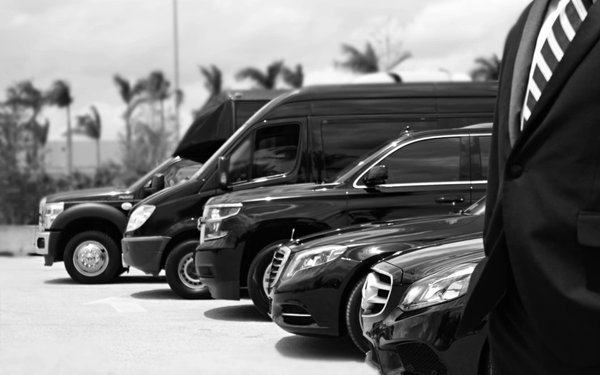 Limousine service, Airport shuttle and town car service - Lax Black Limo is a Professional Limo Service located in Southern California. We pride ourselves on serving all of Southern California including orange county, beach cities and Los Angles 24 Hours, 7 Days a week with dependable affordable transportation service. We provide safe, reliable and Door-to-Door ground transportation solutions to and from your home, hotel, Airport or office. Our goal is to provide excellent customer service while maintaining long term one-on-one relationship with all our clients as a service provider. Whether you are a celebrity or a person who wants to look important, our professional drivers can get you where you need to go. We will arrive on time, every time, to ensure you get where you need to be in luxury and style. Please Let us know about your special needs and we can have the limousine of your choice ready Our service are but not limited to:
- LAX Airport Transfers (Curbside or VIP Baggage Claim) 24/7
- Point to Point transfers
- Private Events Driver
- Hotel car services
- Corporate Account with designated driver
- Easy Online Booking
- Child safety seats available
- pick you up in front of your private jet
- All major credit cards accepted