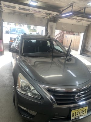 Nissan Altima windshield replacement - Windshield replacement on a Nissan Altima Nissan Altima windshield replacement - Windshield replacement on a Nissan Altima