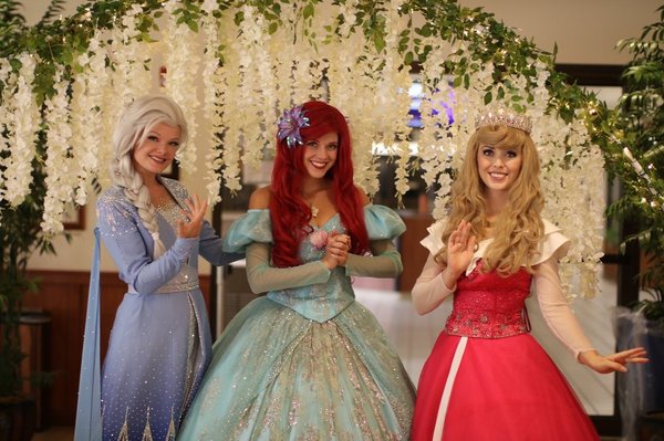 HIGH QUALITY, custom characters and professional performers. If they aren't custom, DON'T trust em! - Storybook is the premiere (and original!) headquarters for children's character entertainment. Our reputation says it all! We offer VERY HIGH quality costumes that our wardrobe staff meticulously maintains and skilled, suitable entertainers for each of our characters. We provide entertainment for private parties as well as corporate events ranging from character hosts to face painting... balloon artist to professional singers... stilt walkers to hula dancers.. You name it! HIGH QUALITY, custom characters and professional performers. If they aren't custom, DON'T trust em! - Storybook is the premiere (and original!) headquarters for children's character entertainment. Our reputation says it all! We offer VERY HIGH quality costumes that our wardrobe staff meticulously maintains and skilled, suitable entertainers for each of our characters. We provide entertainment for private parties as well as corporate events ranging from character hosts to face painting... balloon artist to professional singers... stilt walkers to hula dancers.. You name it!