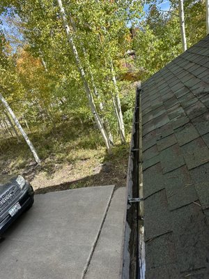 Gutters cleaning - Complete cleaning of gutters and downspills
