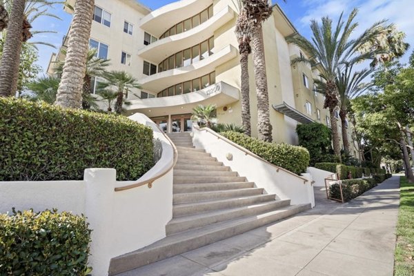Crescent Walk Condos in Playa Vista - Beautiful condo in Crescent Walk located in Playa Vista. What an honor it is for me to represent the owner of this condo located in a great community. Those of you who are looking to buy or sell, please give me a call! Crescent Walk Condos in Playa Vista - Beautiful condo in Crescent Walk located in Playa Vista. What an honor it is for me to represent the owner of this condo located in a great community. Those of you who are looking to buy or sell, please give me a call!