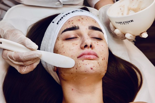 Skincare, Facials - Discover  the magic of healthy skin. 
Signature facials, Hydro facial, Acne skin treatments, Anti-aging Facials, Customized facials, Face Lifting Massage, Light therapy, skin pigmentation, Rejuvenating and Skin brightening Facial. Leave your skin looking and feeling better but should also leave you feeling relaxed and refreshed, and the experience should allow you some well-deserved downtime and give you a good pampering.
