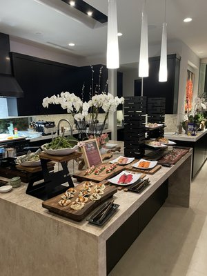 Private Sushi Experience - Planning an event in your home for more than 20+ people? Consider us to cater your next party! We shop for your ingredients the morning of your event and bring it straight into your kitchen. We cut, slice, and roll every sushi in front of you and your guests. Our Banquet service comes with a beautiful mouth-watering design which includes large sushi boats and wooden platforms to display all the food. Give us a call for a free consultation and quote. Looking forward to working with you!