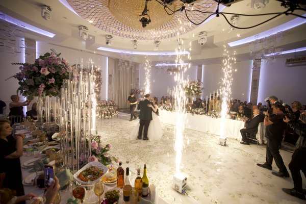 Weddings at Bordeaux Venue - Transform your wedding into paradise at the luxurious, Bordeaux Venue in Sun Valley (Los Angeles).