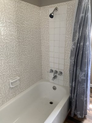 Bathtub Remodel - Original Tub unit and tile walls from the mid 70's. This tub was in desperate need of an update.
Out with the old and in with the new! Upsized from a traditional 32" tub to a 36" so the kiddos had some room to play around! Bathtub Remodel - Original Tub unit and tile walls from the mid 70's. This tub was in desperate need of an update.
Out with the old and in with the new! Upsized from a traditional 32" tub to a 36" so the kiddos had some room to play around!
