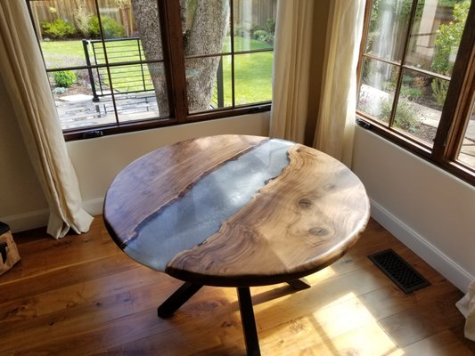 Live Edge Epoxy River Table - Custom made epoxy river tables with live edges. Live Edge Epoxy River Table - Custom made epoxy river tables with live edges.