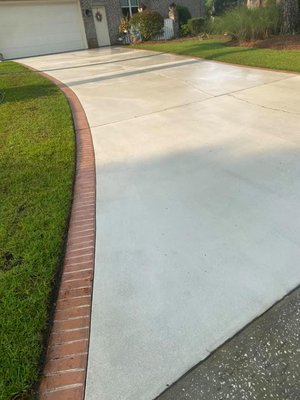 Driveway Pressure Wash! - This is a residential driveway that was very old and dirty. It had remnants of standard wear and tear and discoloring. After a full pressure it is looking brand new! Driveway Pressure Wash! - This is a residential driveway that was very old and dirty. It had remnants of standard wear and tear and discoloring. After a full pressure it is looking brand new!