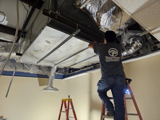 Air Port Hanger HVAC Replacement - We Demoed out old hvac unit and some duct work components and Installed a new Trane 15 ton unit. Air Port Hanger HVAC Replacement - We Demoed out old hvac unit and some duct work components and Installed a new Trane 15 ton unit.