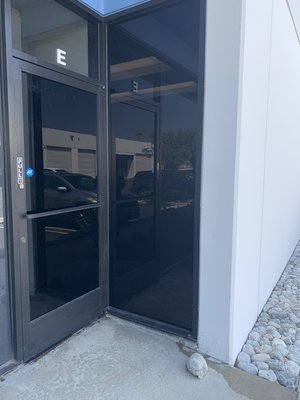 Non Antireflective Dark 5% Film For Privacy - The installation was done in a wholesale store. The client requested a dark film. The purpose was to have privacy, that it could be seen from the inside out and that the film was not anti-reflective. Non Antireflective Dark 5% Film For Privacy - The installation was done in a wholesale store. The client requested a dark film. The purpose was to have privacy, that it could be seen from the inside out and that the film was not anti-reflective.