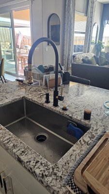 Installation faucet - Kitchen Faucet Installation
I professionally install kitchen faucets, ensuring a perfect fit and leak-free connections. Whether it’s a new faucet or a replacement, I handle all plumbing work carefully so your faucet works smoothly and looks great. Reliable, efficient, and hassle-free service.
