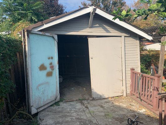 Site clearing/ shed demo - This was a site removal with a shed demo had to be very careful not to damage fence all good customer happy! Site clearing/ shed demo - This was a site removal with a shed demo had to be very careful not to damage fence all good customer happy!