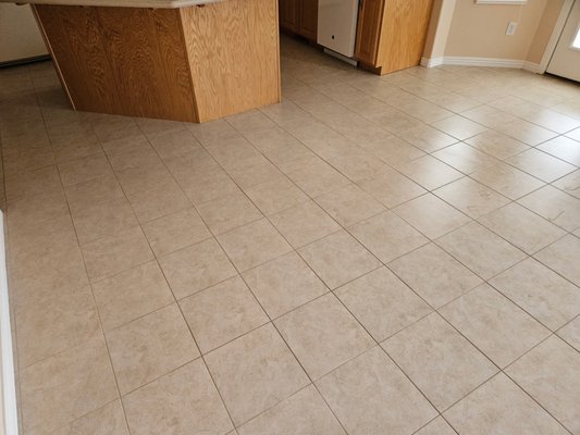 Clinton Moveout - tile and grout cleaning - This was part of a full move out cleaning with carpet shampooing, windows, and top to bottom cleaning. Clinton Moveout - tile and grout cleaning - This was part of a full move out cleaning with carpet shampooing, windows, and top to bottom cleaning.