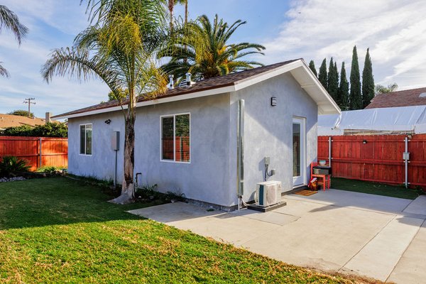 Pomona ADU - Check out our stunning 400 sq ft backyard room addition right here in Pomona! 🌳🌆 This 1 bed/1 bath ADU is perfect for rental income or living space for extended family! 🛌💫 Ready to explore the possibilities of your own ADU? 🏠💡 Give us a call to learn more  #ADU  #PomonaLiving