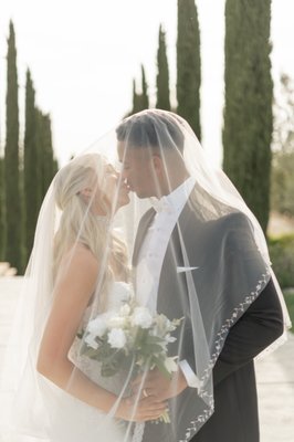 Gorgeous Nirvana Estates Wedding - Nirvana Estate located in Bakersfield is an oasis surrounded by miles of hills and fields. 
It was such a blessing to capture this wedding for Lindsey & Abe.