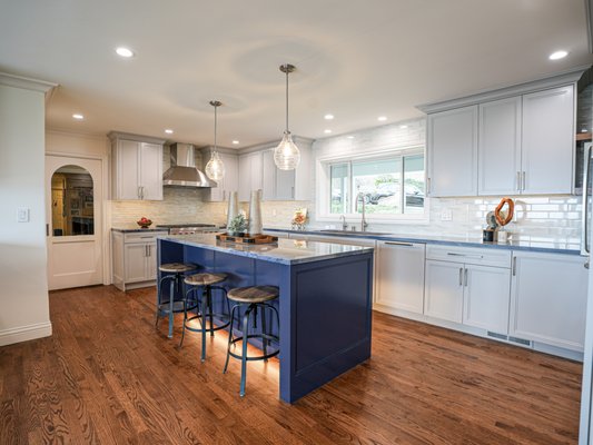 Kitchen Remodel - A bright, modern kitchen makeover with stylish finishes, better storage, and a warm, welcoming feel. Kitchen Remodel - A bright, modern kitchen makeover with stylish finishes, better storage, and a warm, welcoming feel.