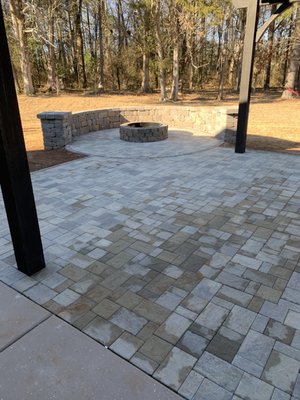 Fire pit patio - This is a job we did for a customer in their backyard where they wanted a fire pit with a patio connection to their home.