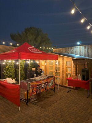 Light Setup - Wherever the location or venue, we always find a good spot to shine! Light Setup - Wherever the location or venue, we always find a good spot to shine!