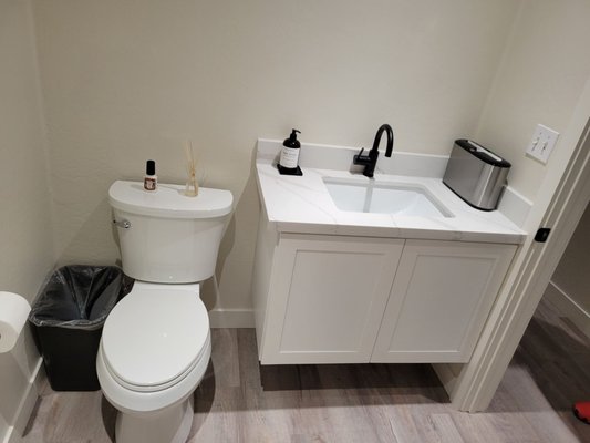 Routine Office Cleaning - This is how we like to leave our clients office looking!

Grab a free Deep Clean today!