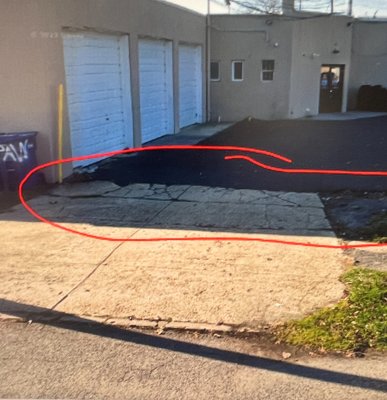 commercial  concrete apron replace - this apron was in bad shape  and need to up dated and replace for insurance requirement and safety  this apron dimension was 20'x16' total 320 square feet's   price for this drive way apron replacement was done for $7500