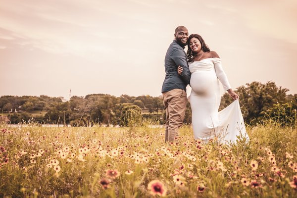 Ama and Aaron Maternity Shoot - A beautiful golden hour shoot at Brushy Creek Lake Park with Ama and Aaron. These two know how to pick an ensemble!