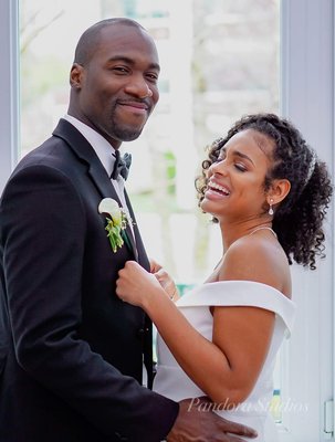 On Location Photo Session - Pandora Studios focuses on capturing Family, Wedding and Engagement sessions like these for you to cherish through the years.