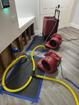 Water Damage Restoration & Reconstruction Services - When water damage impacts your home or business, immediate action can help reduce repair costs and prevent further structural damage. LeakSafe Homes provides professional water damage restoration and reconstruction services, responding quickly to water losses caused by burst pipes, appliance failures, roof leaks, slab leaks, flooding, sewage backups, and other unexpected water intrusions.
Our team uses advanced drying technology and professional-grade equipment to extract standing water, remove excess moisture, and thoroughly dry affected building materials. Using moisture detection tools and proven restoration methods, we identify hidden water damage and develop a customized drying plan designed to help protect your property from long-term issues such as structural deterioration and mold growth.
Once mitigation and drying are complete, we provide full reconstruction services to restore damaged areas of the property. From drywall, flooring, insulation, and cabinetry to painting, trim work, and complete interior rebuilding, our team manages the entire project from initial emergency response through final restoration.
Whether the damage is limited to a single room or affects multiple areas of the property, LeakSafe Homes delivers comprehensive water damage restoration and reconstruction services to help return your home or business to a safe, clean, and functional condition. Water Damage Restoration & Reconstruction Services - When water damage impacts your home or business, immediate action can help reduce repair costs and prevent further structural damage. LeakSafe Homes provides professional water damage restoration and reconstruction services, responding quickly to water losses caused by burst pipes, appliance failures, roof leaks, slab leaks, flooding, sewage backups, and other unexpected water intrusions.
Our team uses advanced drying technology and professional-grade equipment to extract standing water, remove excess moisture, and thoroughly dry affected building materials. Using moisture detection tools and proven restoration methods, we identify hidden water damage and develop a customized drying plan designed to help protect your property from long-term issues such as structural deterioration and mold growth.
Once mitigation and drying are complete, we provide full reconstruction services to restore damaged areas of the property. From drywall, flooring, insulation, and cabinetry to painting, trim work, and complete interior rebuilding, our team manages the entire project from initial emergency response through final restoration.
Whether the damage is limited to a single room or affects multiple areas of the property, LeakSafe Homes delivers comprehensive water damage restoration and reconstruction services to help return your home or business to a safe, clean, and functional condition.