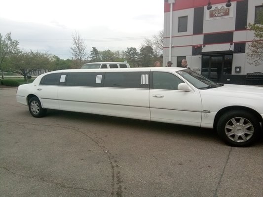 New pictures of 07 lincoln town Car - Book this car for your weddings, concerts, parties and corporate events. Call 630 400-2940 for a free quote today. New pictures of 07 lincoln town Car - Book this car for your weddings, concerts, parties and corporate events. Call 630 400-2940 for a free quote today.