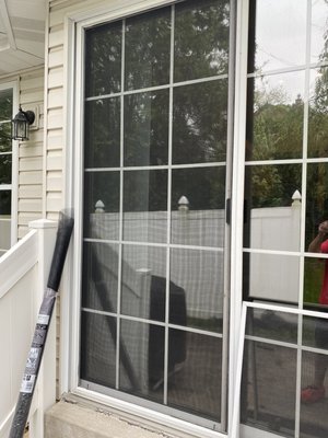 Window screen replacement - This job was a simple removal of old screens and install of new screens. All frame are reused in this project Window screen replacement - This job was a simple removal of old screens and install of new screens. All frame are reused in this project