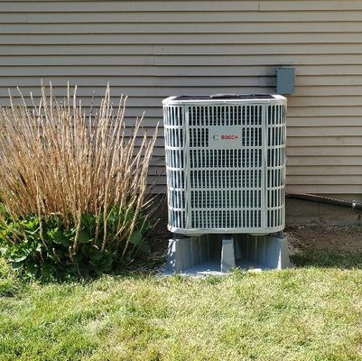 Central Heat Pump - This central heat pump installation replaced an old inefficient fossil fuel system. We specializing in designing and installing ultra efficient systems to cover the entire homes heating and cooling needs all year around. Central Heat Pump - This central heat pump installation replaced an old inefficient fossil fuel system. We specializing in designing and installing ultra efficient systems to cover the entire homes heating and cooling needs all year around.