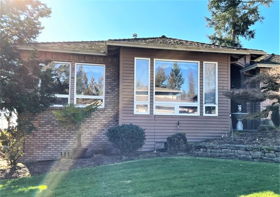 Mt. Scott - Builder Grade Window Remediation - The windows on this beautiful custom home on Mt. Scott were experiencing seal failure which is common after about 20 years on inexpensive "builder grade" windows used at the time of construction. Mt. Scott - Builder Grade Window Remediation - The windows on this beautiful custom home on Mt. Scott were experiencing seal failure which is common after about 20 years on inexpensive "builder grade" windows used at the time of construction.
