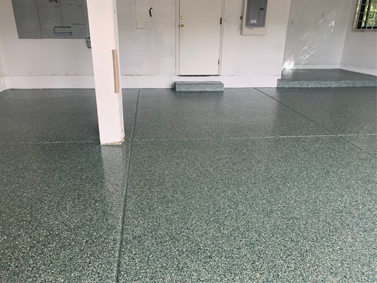 Residential Walnut Creek Green Flakes - This is a stuning green flakes garage.
The garage was all staned with lots of cracks. Residential Walnut Creek Green Flakes - This is a stuning green flakes garage.
The garage was all staned with lots of cracks.