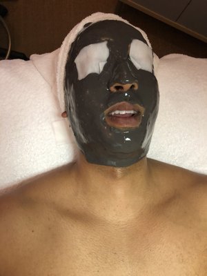 Skin Fit Facial - Our Skin Fit Facial includes professional cleansing, toning, enzyme peel, extractions, firming eye zone therapy, multi-layer masking with collagen, hyaluronic acid and seaweed, and lavish neck & shoulder massage. Ideal for men 40+ seeking exfoliation smoothing, pore refining, and deep hydration.