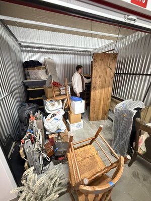 10x10 Storage Unit Cleanout and Disposal 🚛 - This customer called and asked for a storage unit clean out. We removed all boxes, furniture, and other household items and carried them away. We were able to donate items and dispose of any waste inside the unit. 10x10 Storage Unit Cleanout and Disposal 🚛 - This customer called and asked for a storage unit clean out. We removed all boxes, furniture, and other household items and carried them away. We were able to donate items and dispose of any waste inside the unit.