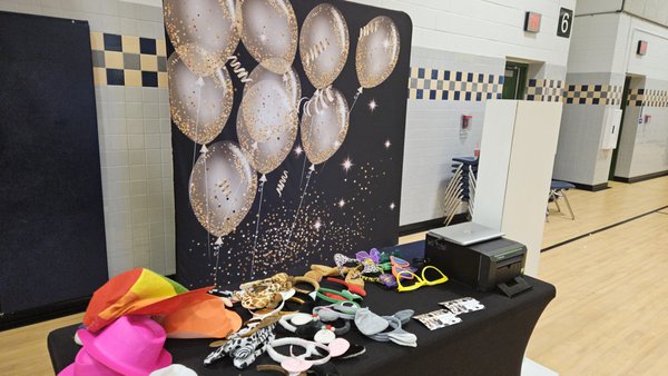 Elementary School Graduation - This Elementary School used our selfie booth option with unlimited prints and fun props.