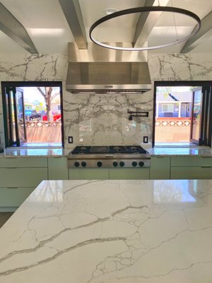 'WOW!' Bi Fold Windows - These 'WOW!' Bi Fold Windows are Gorgeous! They do a great job of really opening up this kitchen.