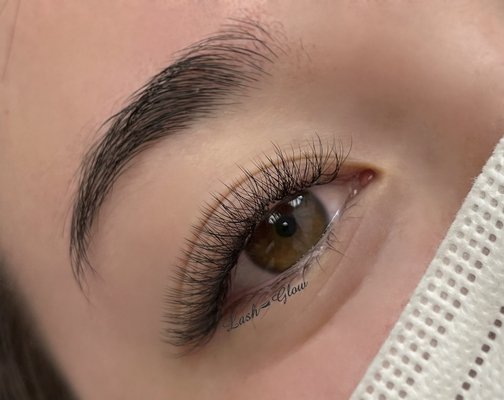 Clover lashes - Clover lashes, natural look and nice volume.