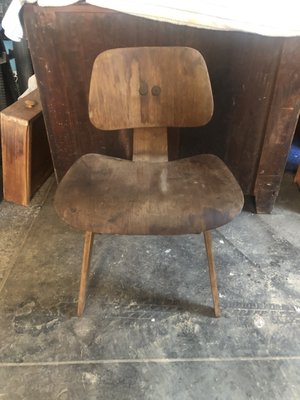 Before and after - This 1960 chair had been put outside for thing and I brought it back to life. It’s beautiful. Before and after - This 1960 chair had been put outside for thing and I brought it back to life. It’s beautiful.
