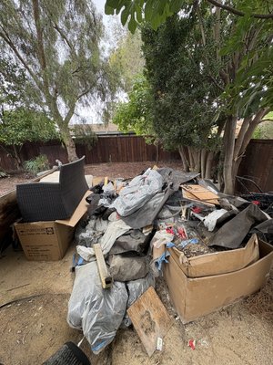 Construction Debris Cleanup
-Rolling Hills Estates - This debris was from a stucco job our customer had done for them at their beautiful home in the Rolling Hills. In and out in 2 hours with a 2 man team! Construction Debris Cleanup
-Rolling Hills Estates - This debris was from a stucco job our customer had done for them at their beautiful home in the Rolling Hills. In and out in 2 hours with a 2 man team!