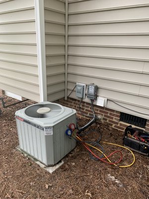 Comfort system replacement June 2021 - We upgraded this system for one of our clients to keep them cool for years to come and to reduce their electric costs. Comfort system replacement June 2021 - We upgraded this system for one of our clients to keep them cool for years to come and to reduce their electric costs.