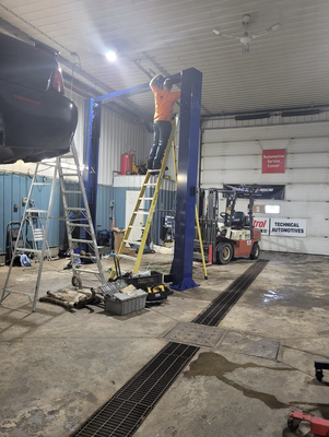 We fix cars and make customers happy - For Over 25 Years!
Maintaining your vehicle's health is always in your best interest. Cars that are well taken care of outperform and outlast those that are not. When something feels "off" with your vehicle, don't hesitate to bring it to our car repair salon: we will take care of it as if it was ours and we will give it back to you as quickly as possible in perfect shape.
We have been solving customers problems since 1998, bringing hundreds of cars back to their full availability and functionality. Check out in this site all the services we offer and then contact us to schedule an appointment or come see us in our location.
Our shop is family owned and operated and we pride ourselves on getting the services or repairs on your car, truck or SUV right the first time by our highly qualified service technicians. So drop your auto, SUV, or truck off today and allow us to provide you with excellent service. We look forward to servicing your vehicle! We fix cars and make customers happy - For Over 25 Years!
Maintaining your vehicle's health is always in your best interest. Cars that are well taken care of outperform and outlast those that are not. When something feels "off" with your vehicle, don't hesitate to bring it to our car repair salon: we will take care of it as if it was ours and we will give it back to you as quickly as possible in perfect shape.
We have been solving customers problems since 1998, bringing hundreds of cars back to their full availability and functionality. Check out in this site all the services we offer and then contact us to schedule an appointment or come see us in our location.
Our shop is family owned and operated and we pride ourselves on getting the services or repairs on your car, truck or SUV right the first time by our highly qualified service technicians. So drop your auto, SUV, or truck off today and allow us to provide you with excellent service. We look forward to servicing your vehicle!