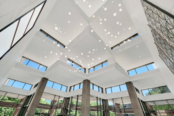 Riverway of Rosemont Portfolio Digitization - We created amazing photos for this client's newly renovated commercial space.  In addition, we fully digitized their portfolio using Matterport 3D tours all in one place on their property page:  https://www.viewmyspace.com/riverway