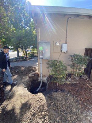 200A Upgrade, Underground Service - Upgrade existing 100A Zinsco underground service, to new 200A Solar-Ready Main Panel 200A Upgrade, Underground Service - Upgrade existing 100A Zinsco underground service, to new 200A Solar-Ready Main Panel
