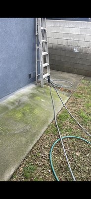 Concrete cleaning - After and before pictures of some concrete work