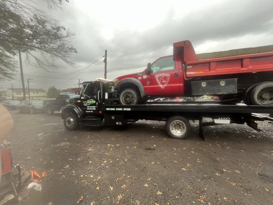 Emergency Towing - Emergency towing has a wide range you can be broken down on a fast paced highway or failed to correctly strap down a vehicle you are towing. You’re just trying to run a business and your vehicle breaks things happen but we are here to make sure you get to safety. Emergency Towing - Emergency towing has a wide range you can be broken down on a fast paced highway or failed to correctly strap down a vehicle you are towing. You’re just trying to run a business and your vehicle breaks things happen but we are here to make sure you get to safety.
