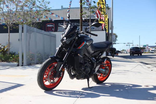 2021 Yamaha MT-09 - PLEASE READ BEFORE BOOKING
Requirements
$22/day Insurance Mandatory!
$1000 Deposit is required upon check-in
Motorcycle License is needed to rent (International License is allowed)
150 miles per day is included with your rental (1$ Per mile after)
Monday-Saturday Pick Up/ DropOff:
- Available Hours:
Mon-Fri: 10am-7pm and Sat: 10am-6pm
Mon-Sat Early Arrival 6:00 am - 10:00 am (extra $40)
Mon-Sat Late Return 7:00 pm – 10:00 pm (extra $40)
After 10:00pm - 1 additional day charge
- Before/After Hours will have a different location (10 minutes away from the original location)
Sunday Pick Up/DropOff:
- Sunday Available Hours 10am - 4 pm
Sunday Early Arrival 6:00 am - 10:00 am (extra $40)
Sunday Late Return 7:00 pm – 10:00 pm (extra $40)
Extra Charges:
- $20 Cleaning fee, if the bike is brought back if it is extremely dirty.
- $20 Gas fee, if bike brought with an empty tank
- $40 Late fee, if the client arrives 1 hour or more late. 2021 Yamaha MT-09 - PLEASE READ BEFORE BOOKING
Requirements
$22/day Insurance Mandatory!
$1000 Deposit is required upon check-in
Motorcycle License is needed to rent (International License is allowed)
150 miles per day is included with your rental (1$ Per mile after)
Monday-Saturday Pick Up/ DropOff:
- Available Hours:
Mon-Fri: 10am-7pm and Sat: 10am-6pm
Mon-Sat Early Arrival 6:00 am - 10:00 am (extra $40)
Mon-Sat Late Return 7:00 pm – 10:00 pm (extra $40)
After 10:00pm - 1 additional day charge
- Before/After Hours will have a different location (10 minutes away from the original location)
Sunday Pick Up/DropOff:
- Sunday Available Hours 10am - 4 pm
Sunday Early Arrival 6:00 am - 10:00 am (extra $40)
Sunday Late Return 7:00 pm – 10:00 pm (extra $40)
Extra Charges:
- $20 Cleaning fee, if the bike is brought back if it is extremely dirty.
- $20 Gas fee, if bike brought with an empty tank
- $40 Late fee, if the client arrives 1 hour or more late.