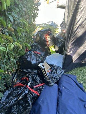 Family gatherings, parties, birthdays junk/garbage removal. - We specialize in removing debris, trash, and unwanted items after parties, events, and gathering. Family gatherings, parties, birthdays junk/garbage removal. - We specialize in removing debris, trash, and unwanted items after parties, events, and gathering.
