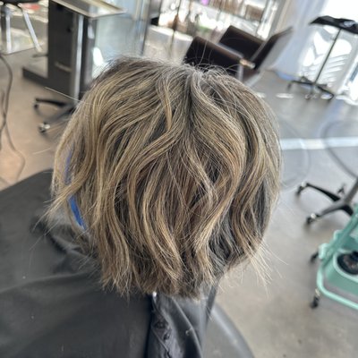 Color Blending - This client has previously existing color and wanted a change from her existing color and natural hair. After a detailed consultation, we agreed on a style that will allow her hair to blend and also grow with an easy transition. Color Blending - This client has previously existing color and wanted a change from her existing color and natural hair. After a detailed consultation, we agreed on a style that will allow her hair to blend and also grow with an easy transition.