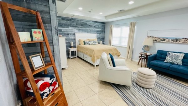 Airbnb turnover cleaning In Englewood Florida - This is one of the Airbnb that we do turnover cleaning in Englewood / Manasota Key Florida.  We really enjoy doing these cleanings for our client.